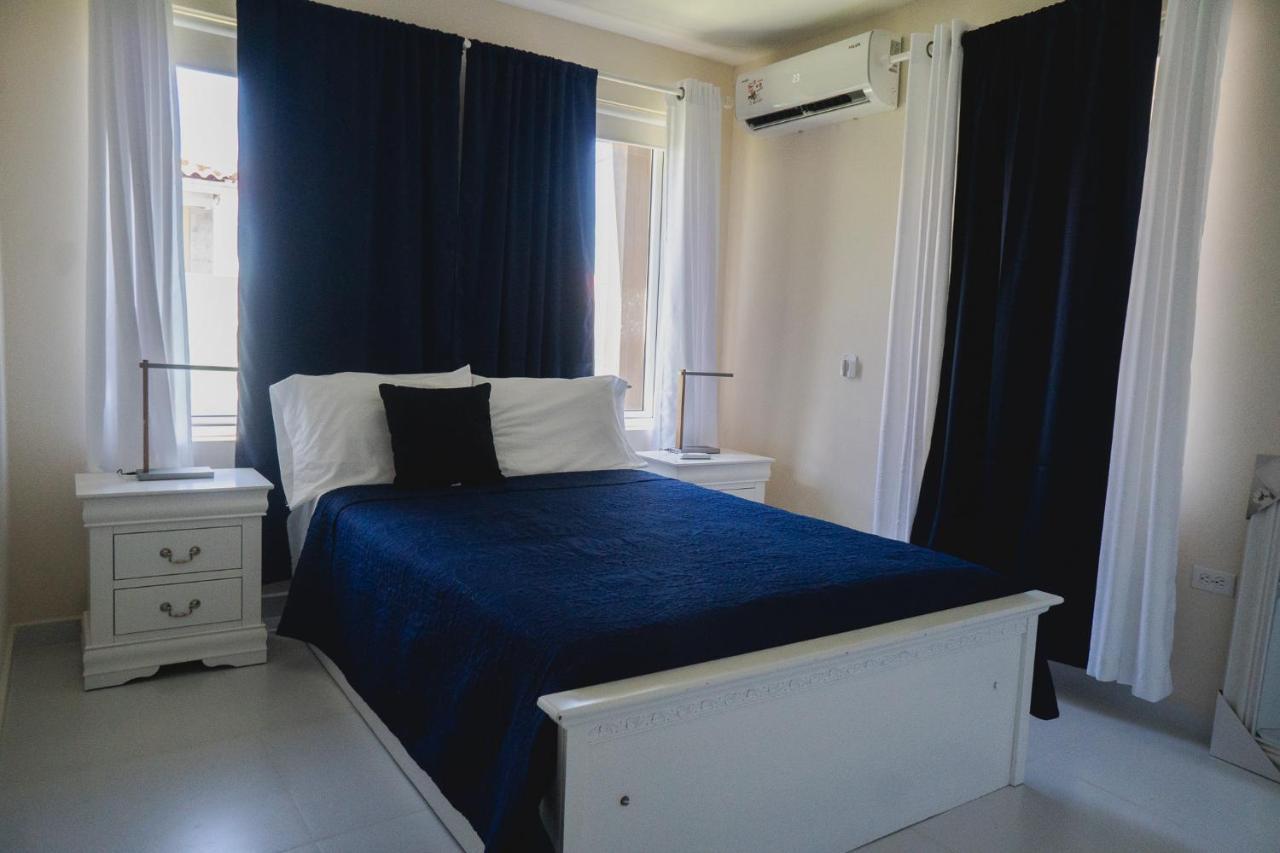 Pavia'S Centerpoint Oasis Appartement Oranjestad Buitenkant foto