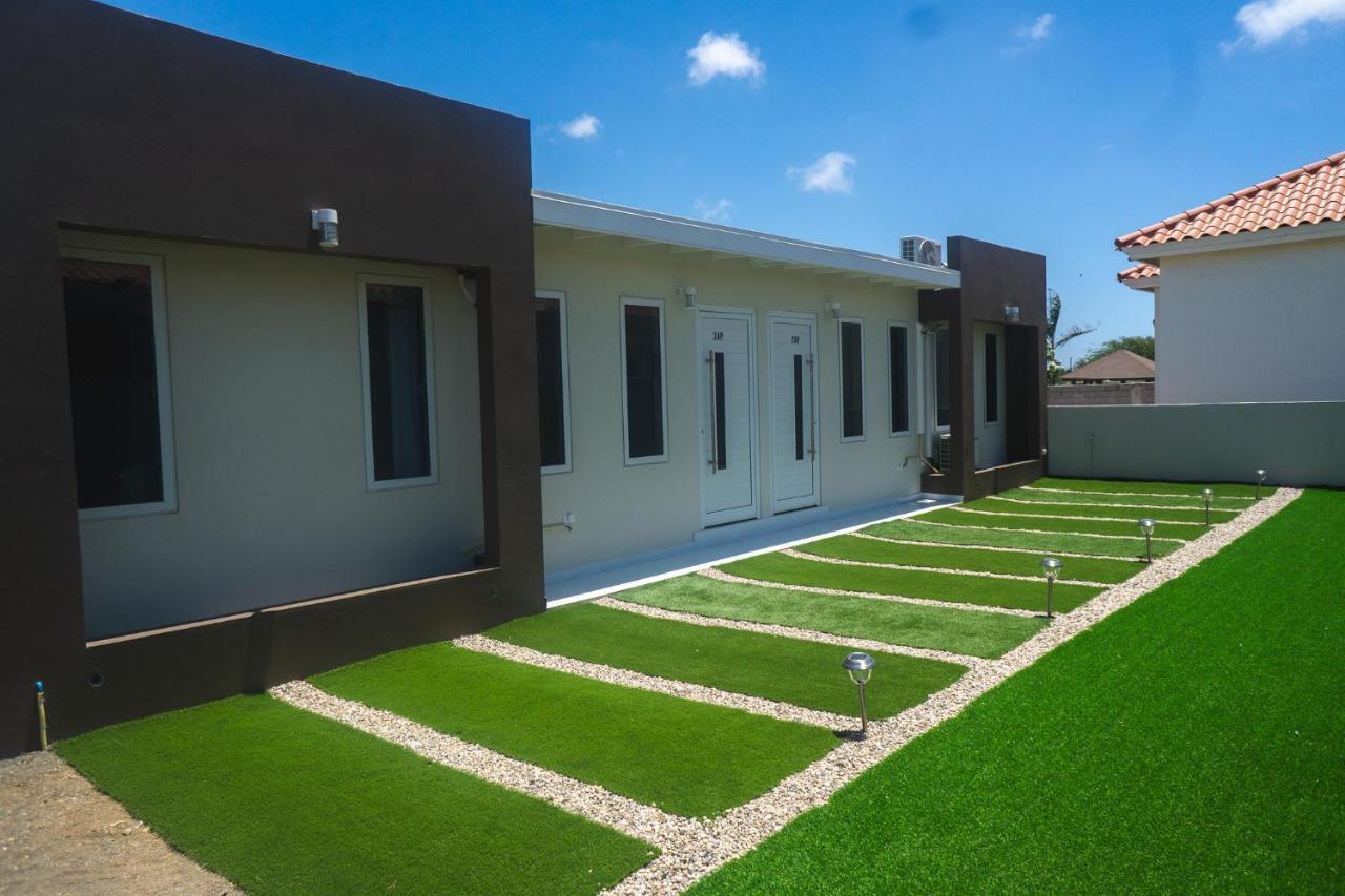 Pavia'S Centerpoint Oasis Appartement Oranjestad Buitenkant foto
